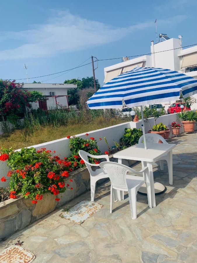 Manousos Rooms Adamantas  Exterior photo
